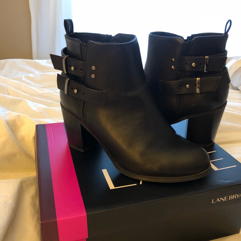 Torrid booties sz 9